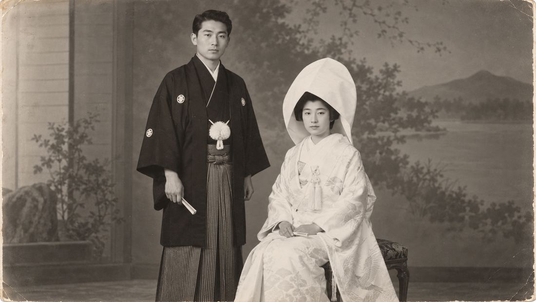 白無垢の花嫁と紋付袴の花婿